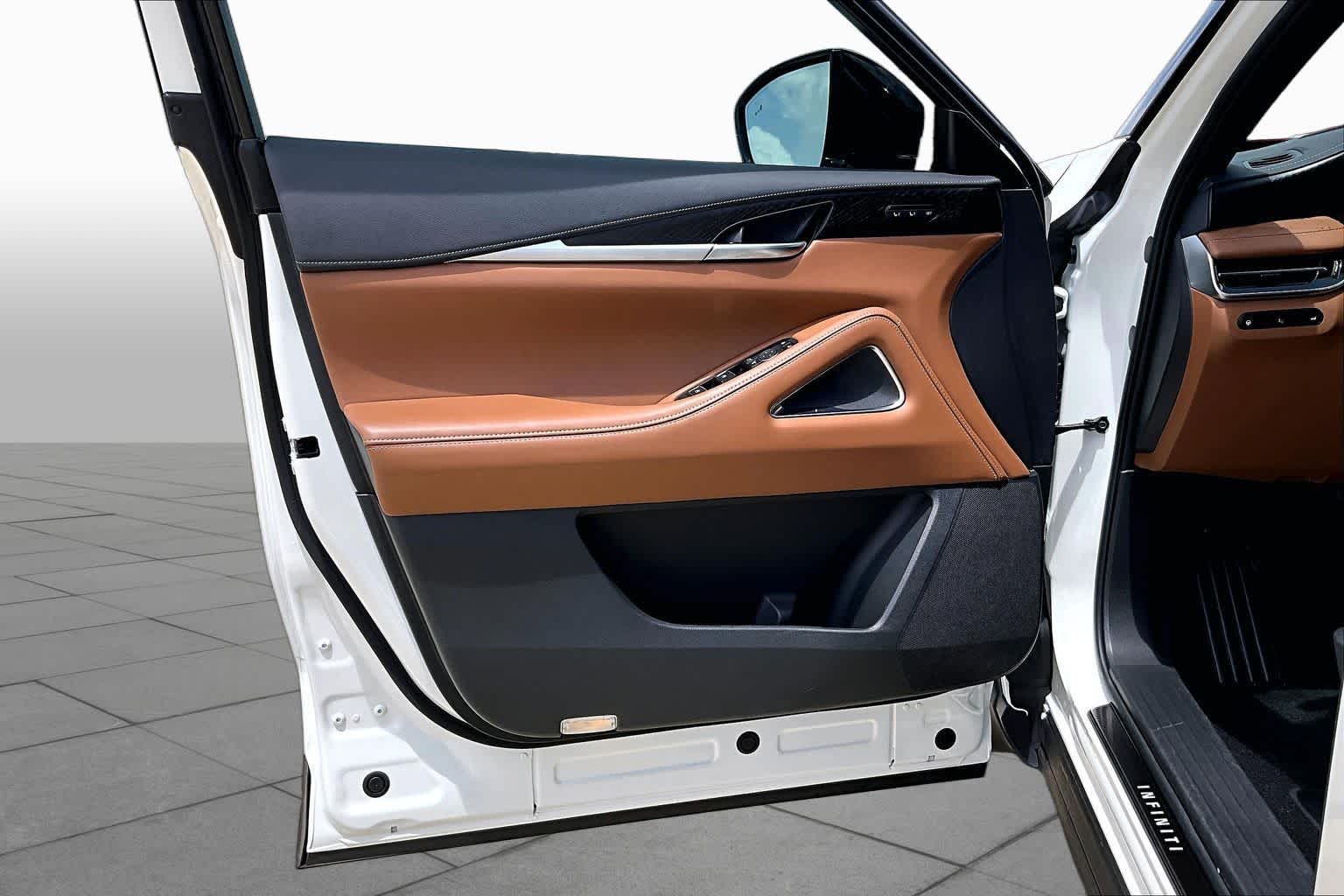 2025 INFINITI QX60 AUTOGRAPH Majestic White/Black Obsidian at AutoNation USA Katy