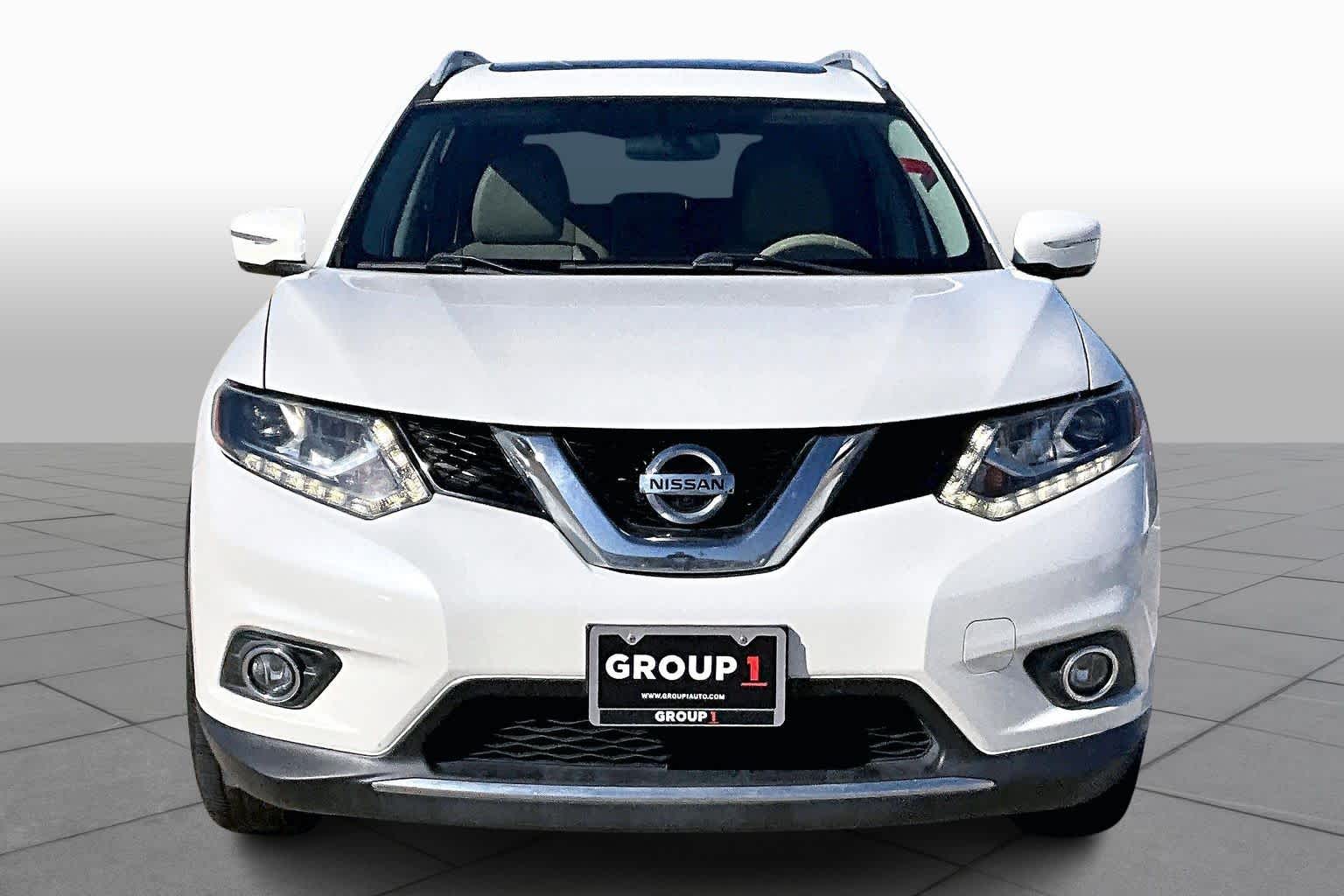 2015 Nissan Rogue SL Pearl White at Sterling McCall Nissan