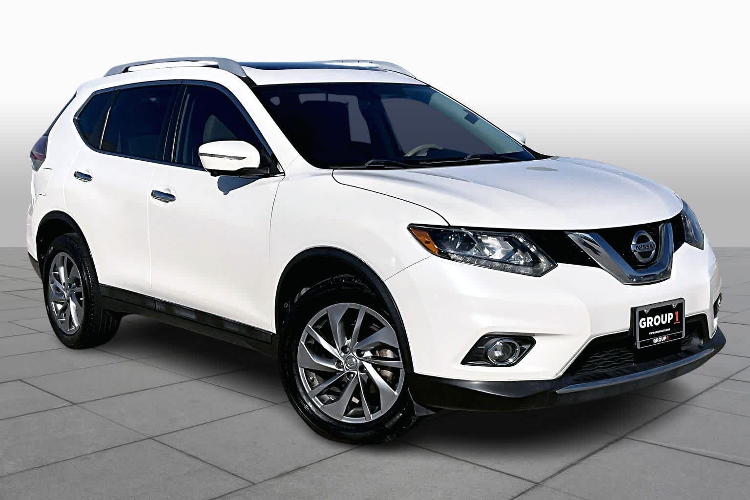 2015 Nissan Rogue SL Pearl White at Sterling McCall Nissan
