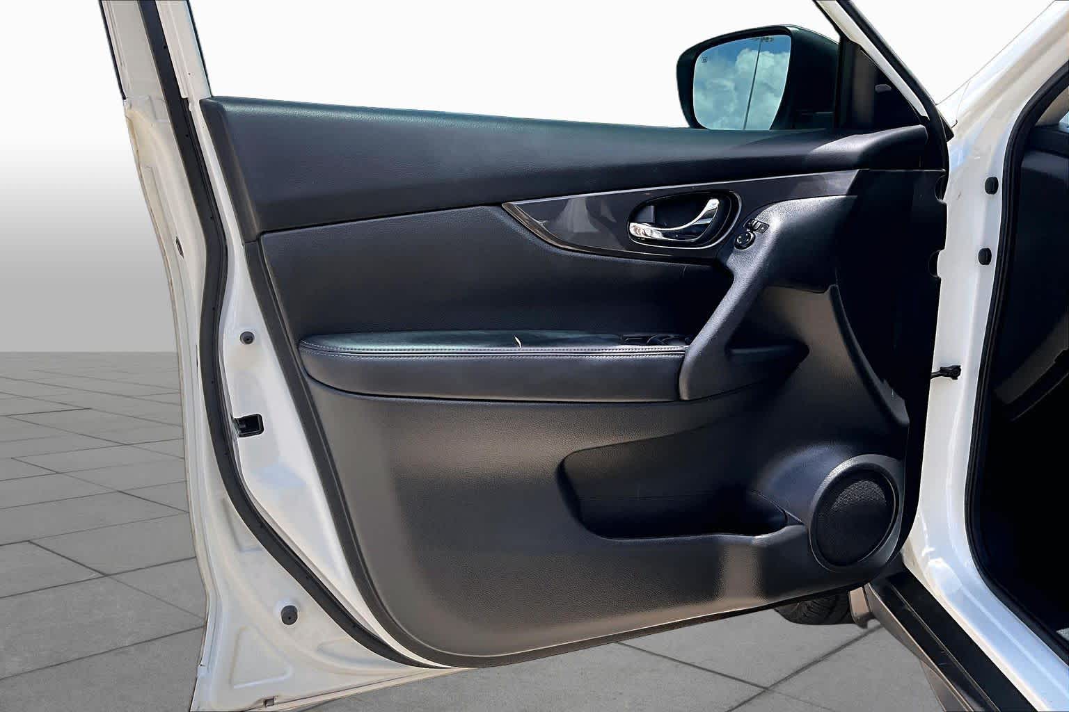 2020 Nissan Rogue S Glacier White at Sterling McCall Nissan