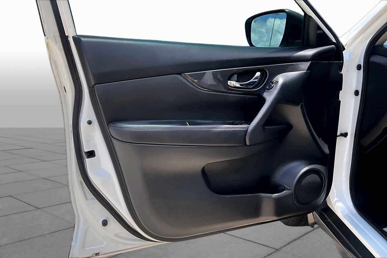 2020 Nissan Rogue S Glacier White at Beck & Masten Kia