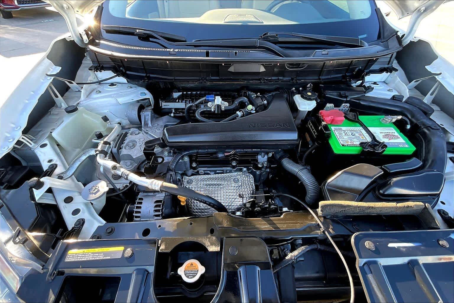 2016 Nissan Rogue SL Pearl White at HGreg Houston