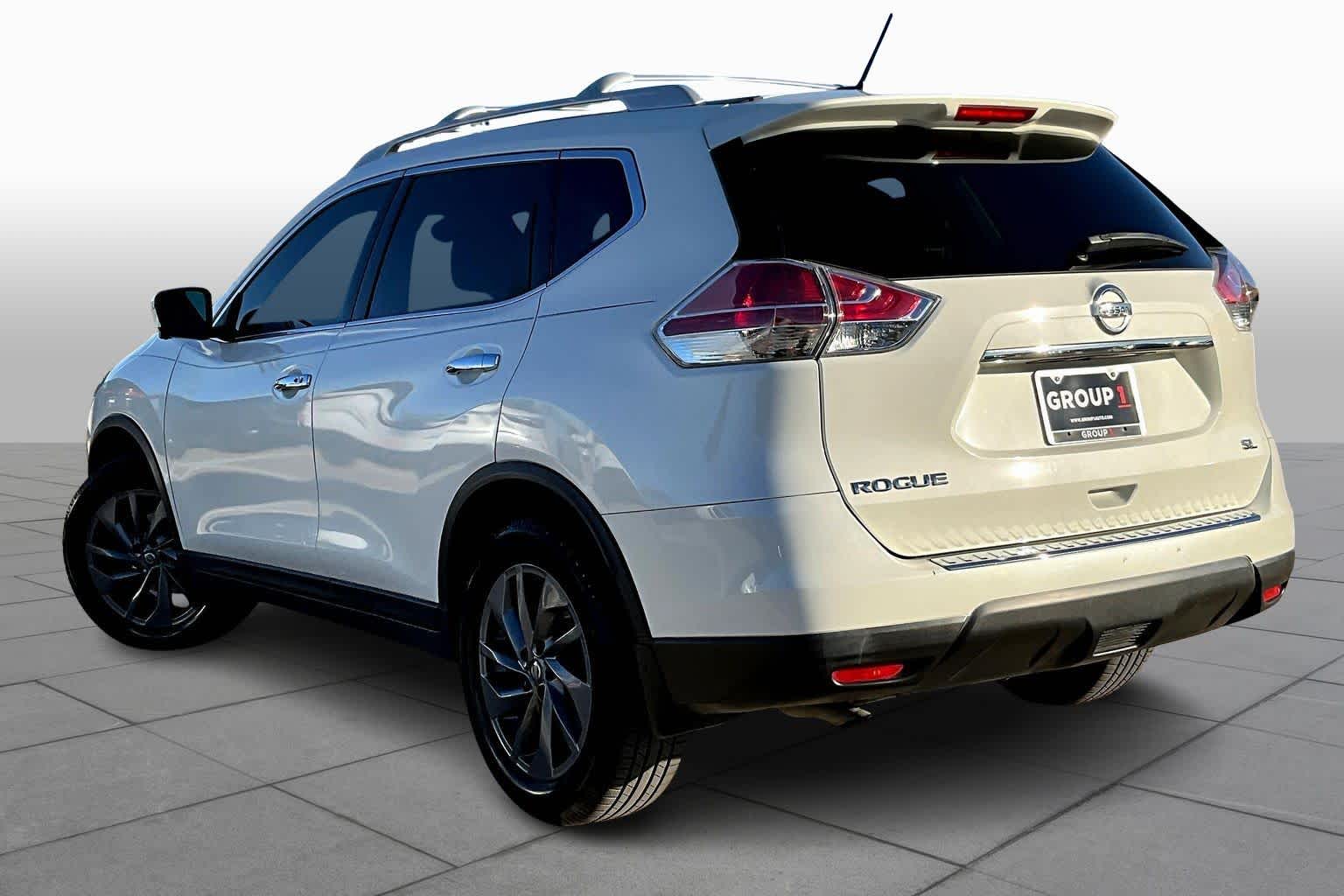 2016 Nissan Rogue SL Pearl White at HGreg Houston