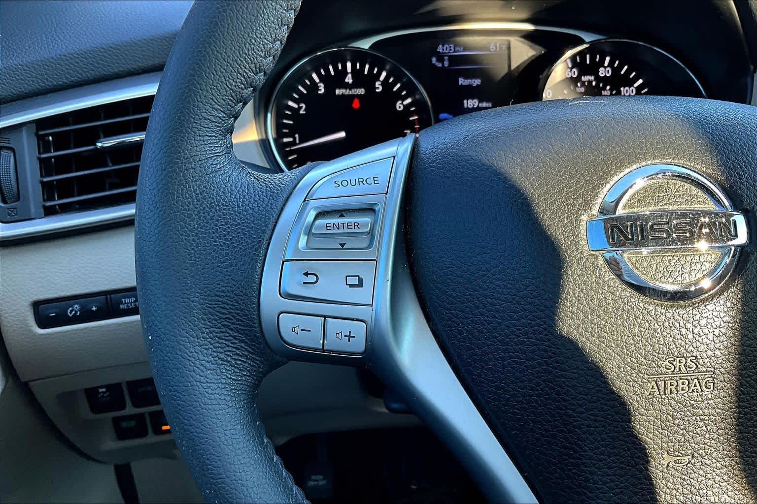 2016 Nissan Rogue SL Pearl White at HGreg Houston