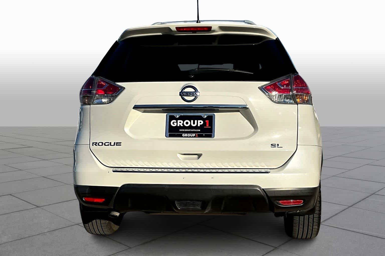 2016 Nissan Rogue SL Pearl White at HGreg Houston