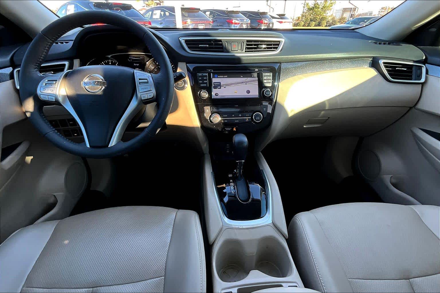 2016 Nissan Rogue SL Pearl White at HGreg Houston