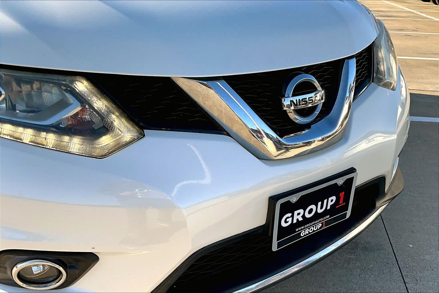 2016 Nissan Rogue SL Pearl White at HGreg Houston