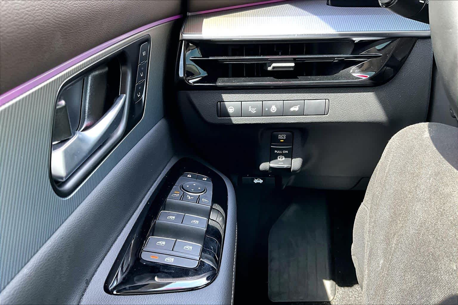 2025 Nissan Murano photo 36 of 37