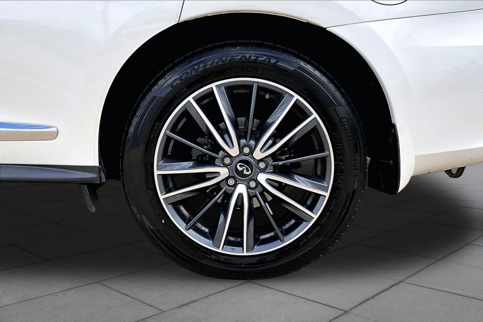 2020 INFINITI QX60 photo 11 of 34