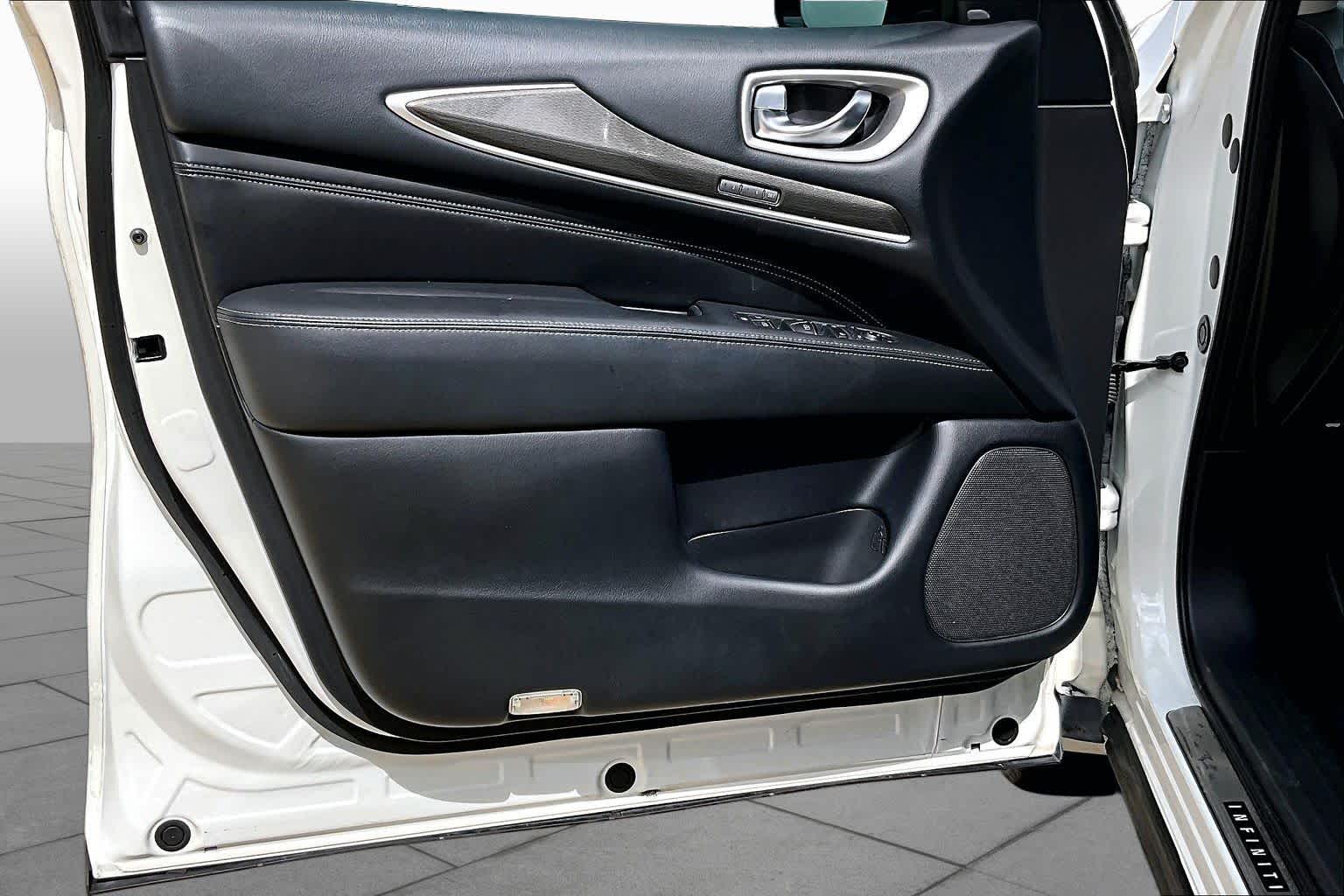 2020 INFINITI QX60 photo 22 of 34