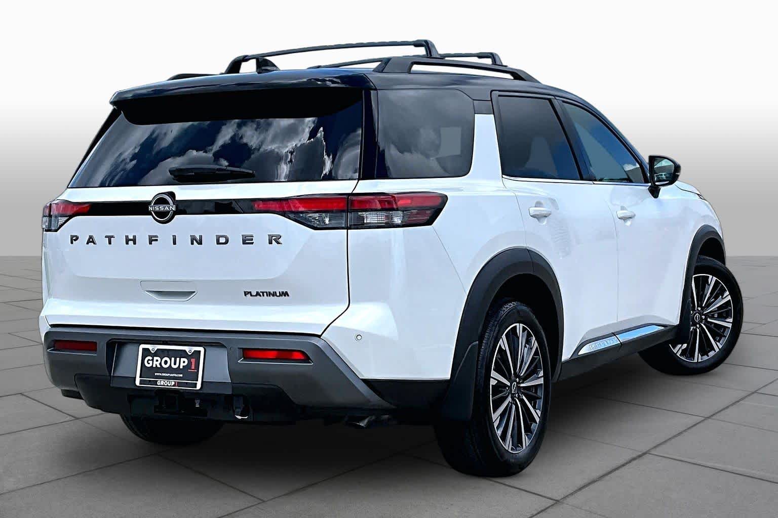 2026 Nissan Pathfinder Platinum Everest White Pearl Tricoat/Super Black at Group 1 GMC Buick South