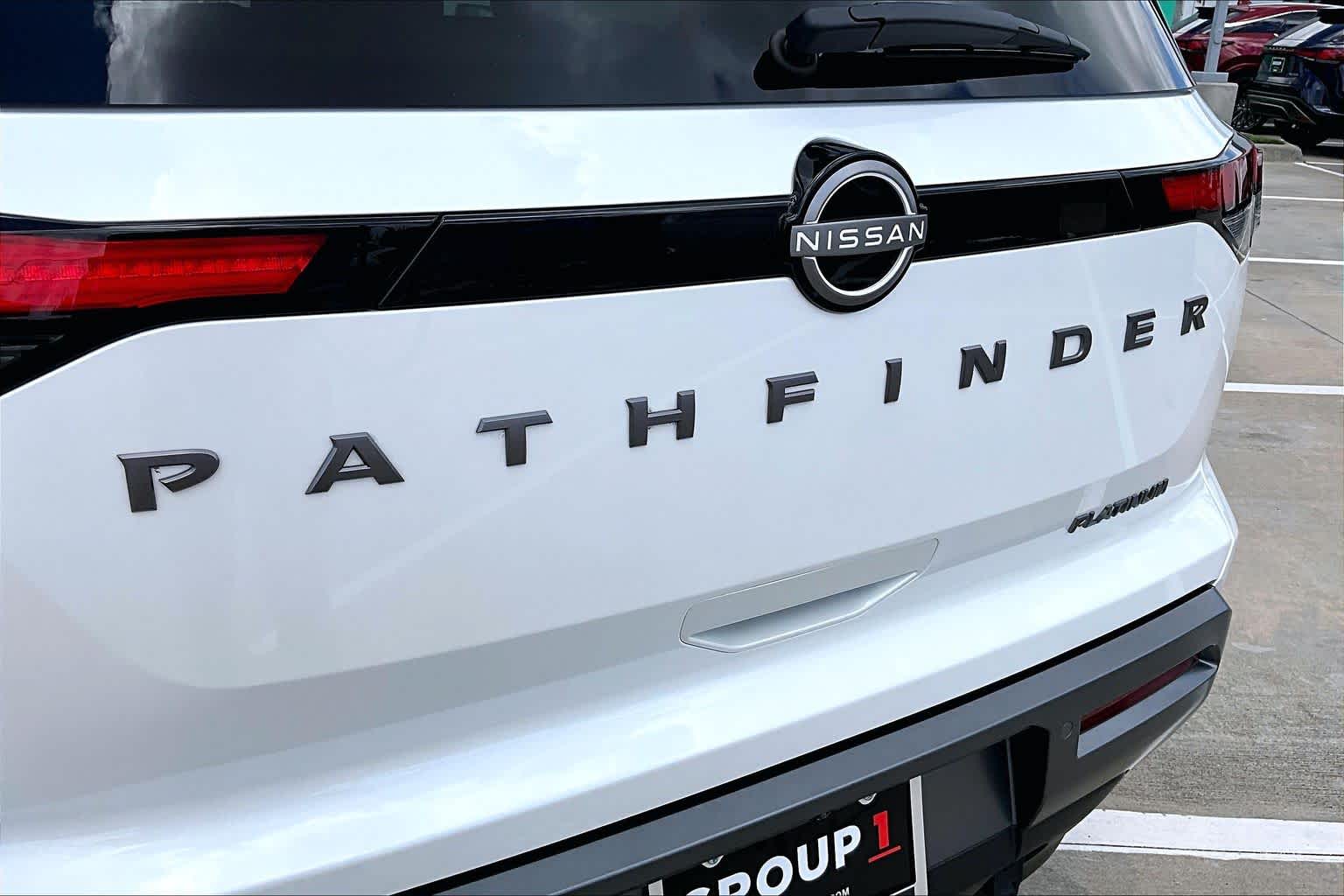 2026 Nissan Pathfinder Platinum Everest White Pearl Tricoat/Super Black at Group 1 GMC Buick South