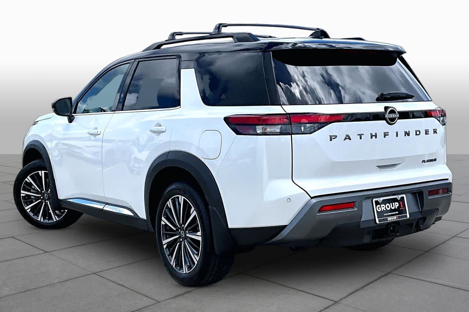 2026 Nissan Pathfinder Platinum Everest White Pearl Tricoat/Super Black at Group 1 GMC Buick South