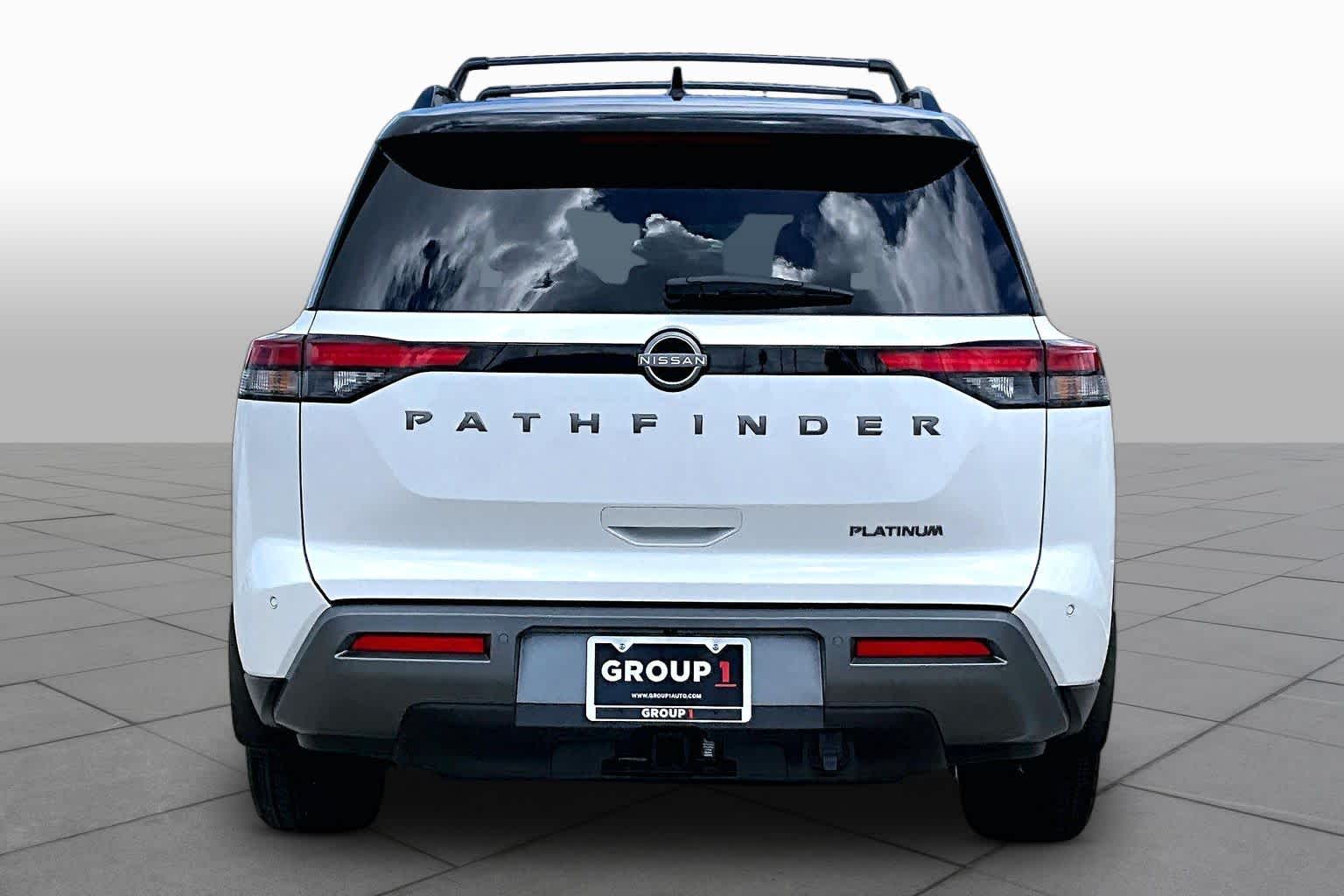 2026 Nissan Pathfinder Platinum Everest White Pearl Tricoat/Super Black at Group 1 GMC Buick South