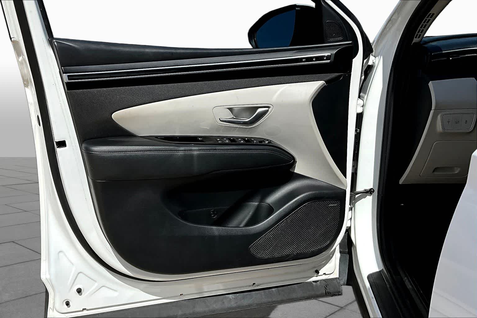 2024 Hyundai Tucson Limited White Pearl at Texan GMC Buick