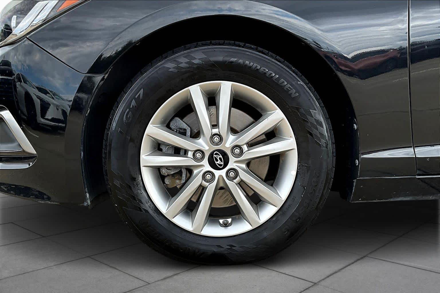 2017 Hyundai Sonata SE Phantom Black at Ron Craft Chevrolet Cadillac