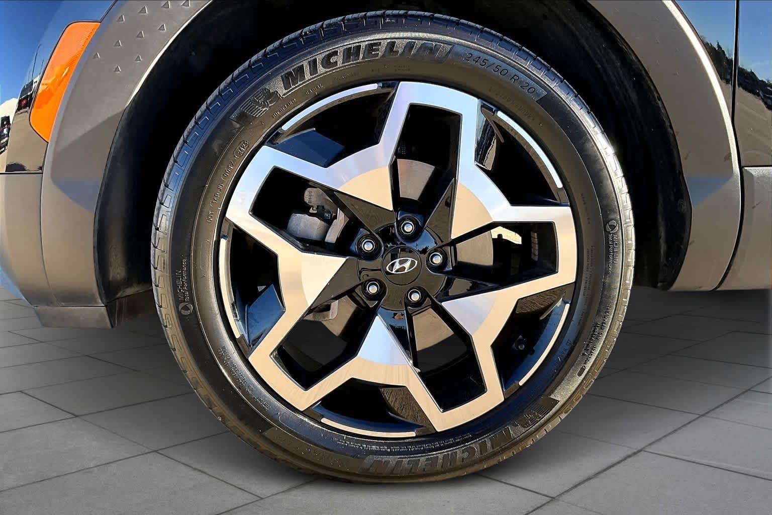 2024 Hyundai Santa Cruz Limited Phantom Black at Honda of Clear Lake