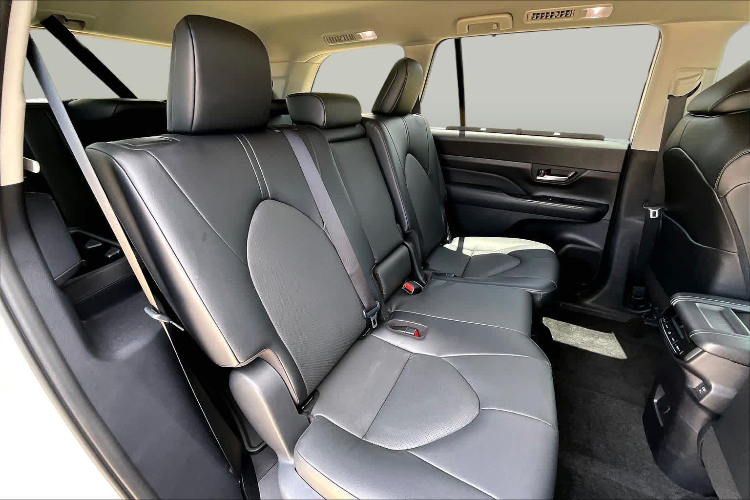 2024 Toyota Grand Highlander XLE Wind Chill Pearl at AutoNation USA Katy