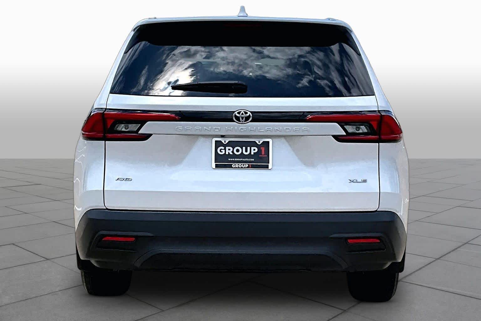 2024 Toyota Grand Highlander XLE Wind Chill Pearl at AutoNation USA Katy