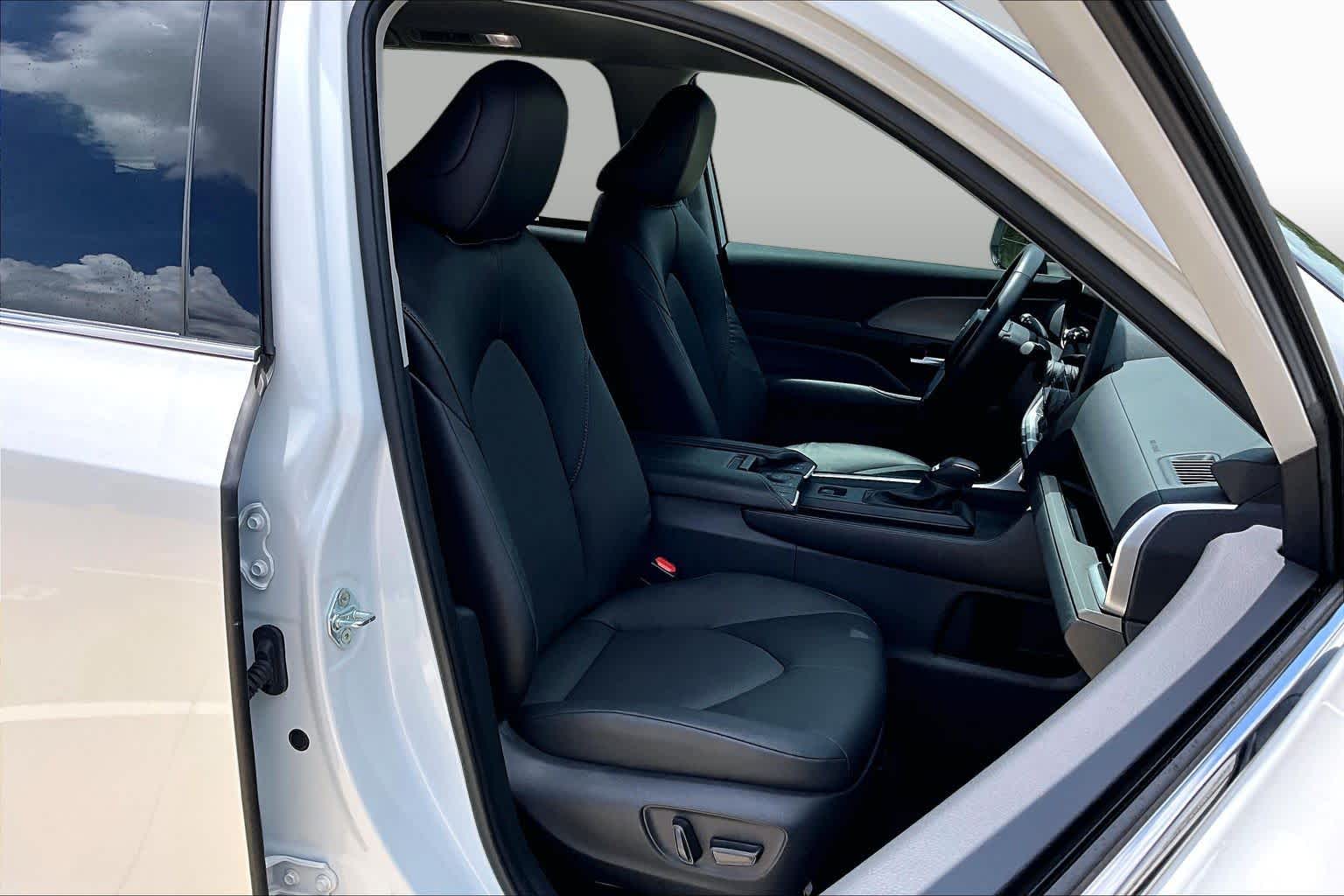 2024 Toyota Grand Highlander XLE Wind Chill Pearl at AutoNation USA Katy