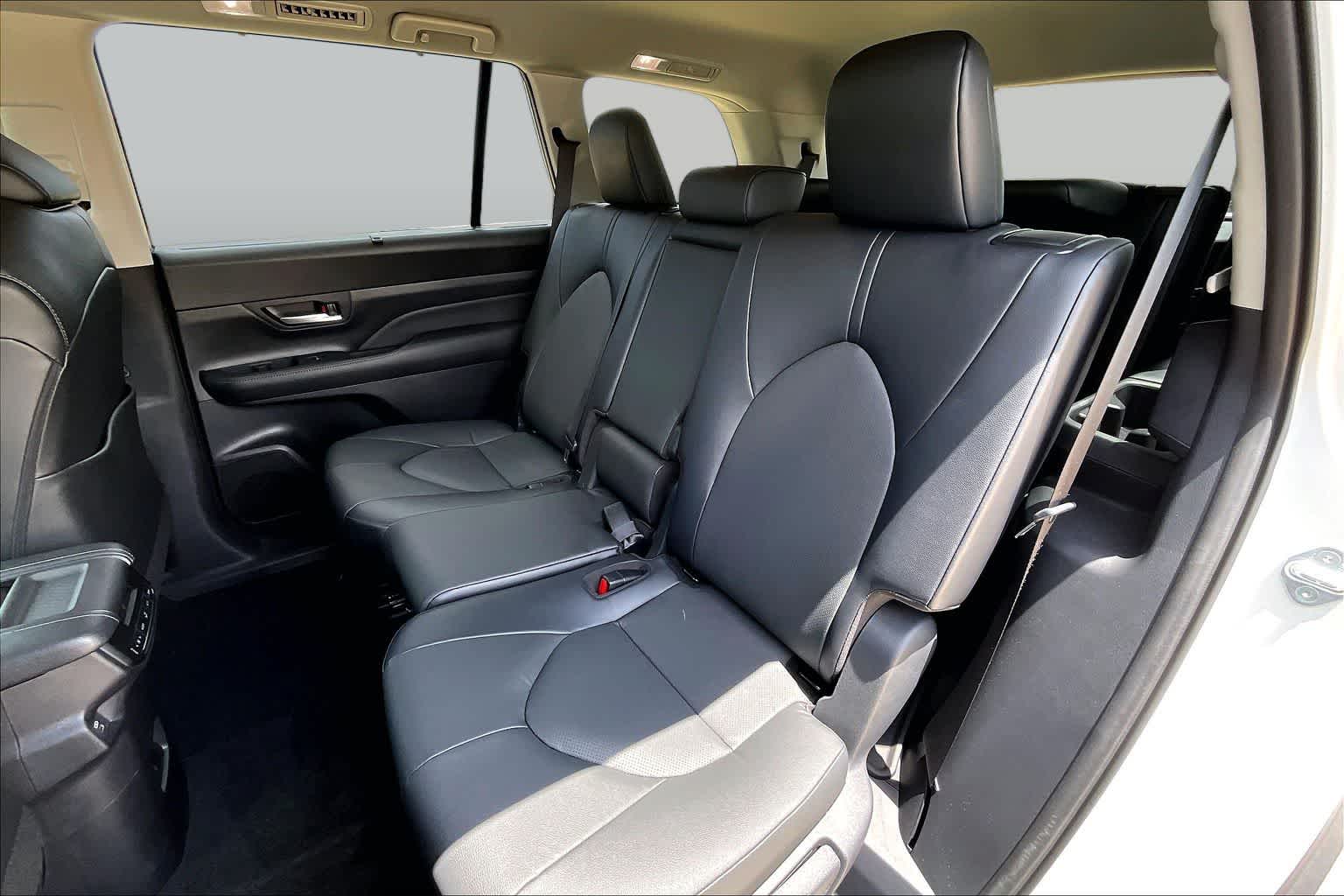 2024 Toyota Grand Highlander XLE Wind Chill Pearl at Lexus Southwest Houston