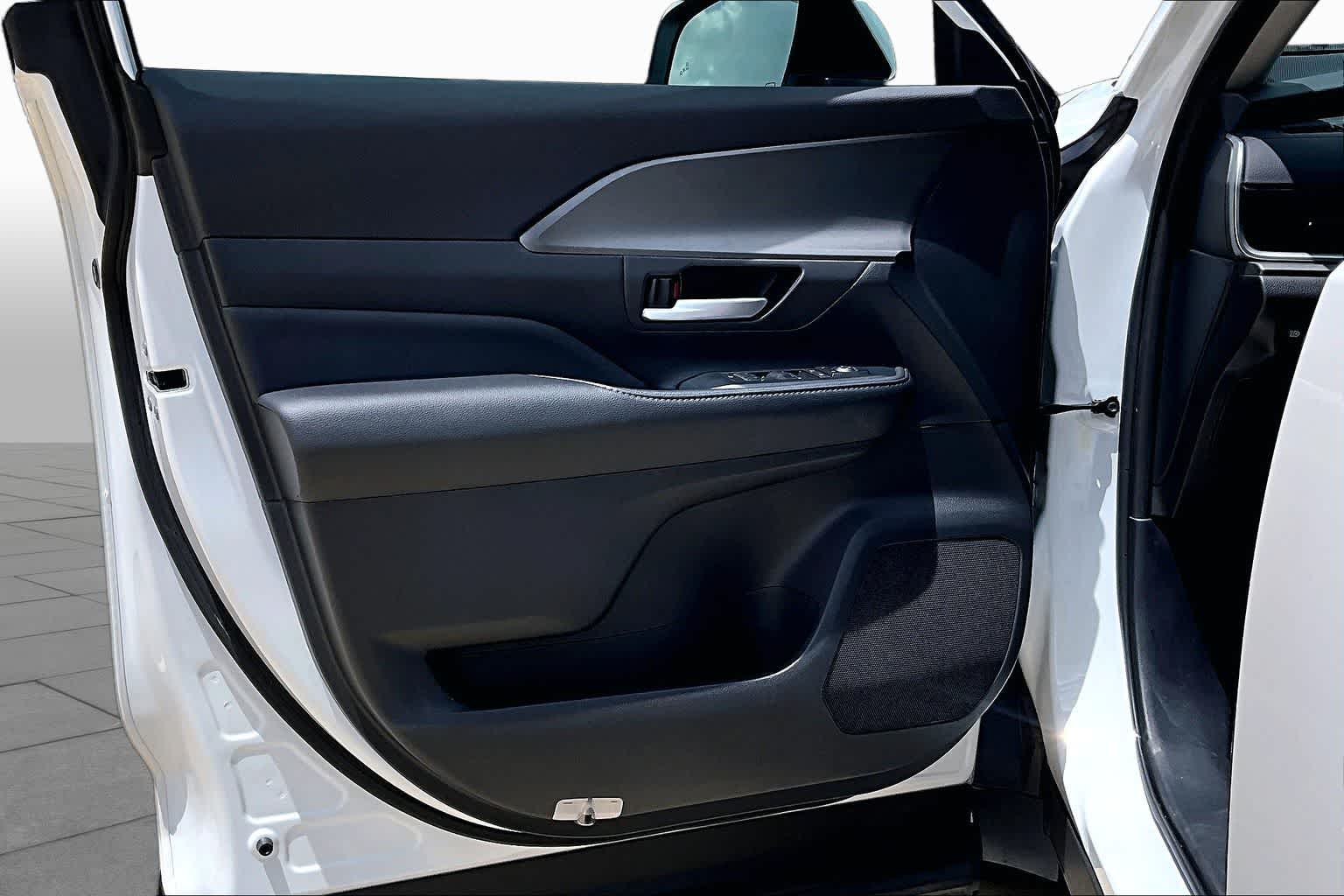 2024 Toyota Grand Highlander XLE Wind Chill Pearl at Lexus Southwest Houston