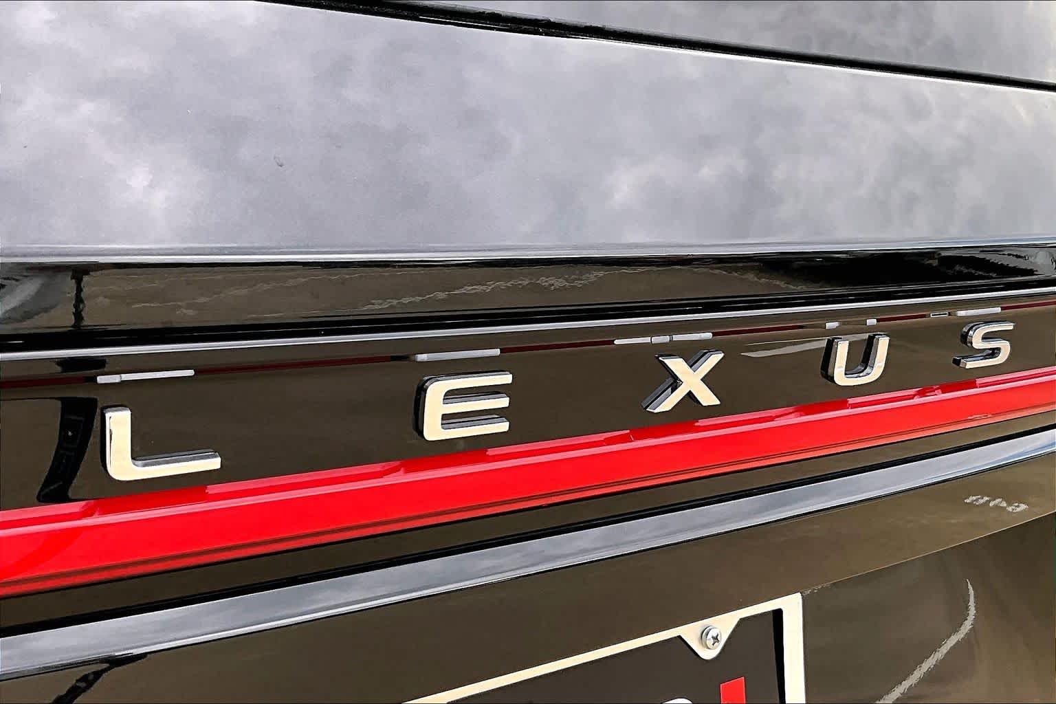2026 Lexus TX 350 photo 31 of 37