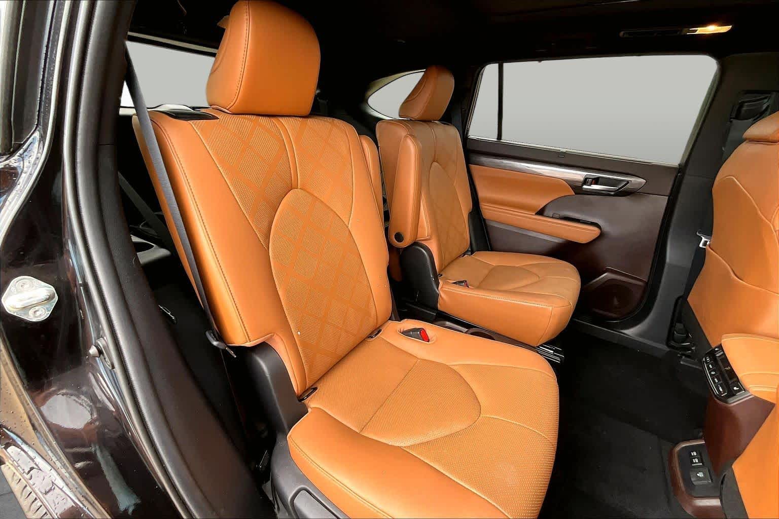 2020 Toyota Highlander Platinum Opulent Amber at Team Honda