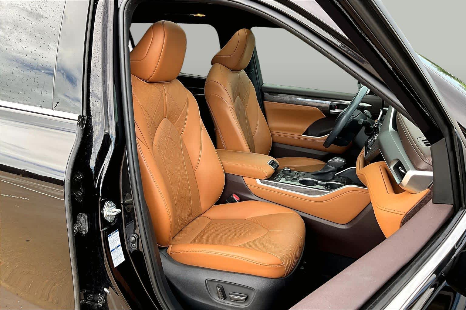 2020 Toyota Highlander Platinum Opulent Amber at Team Honda