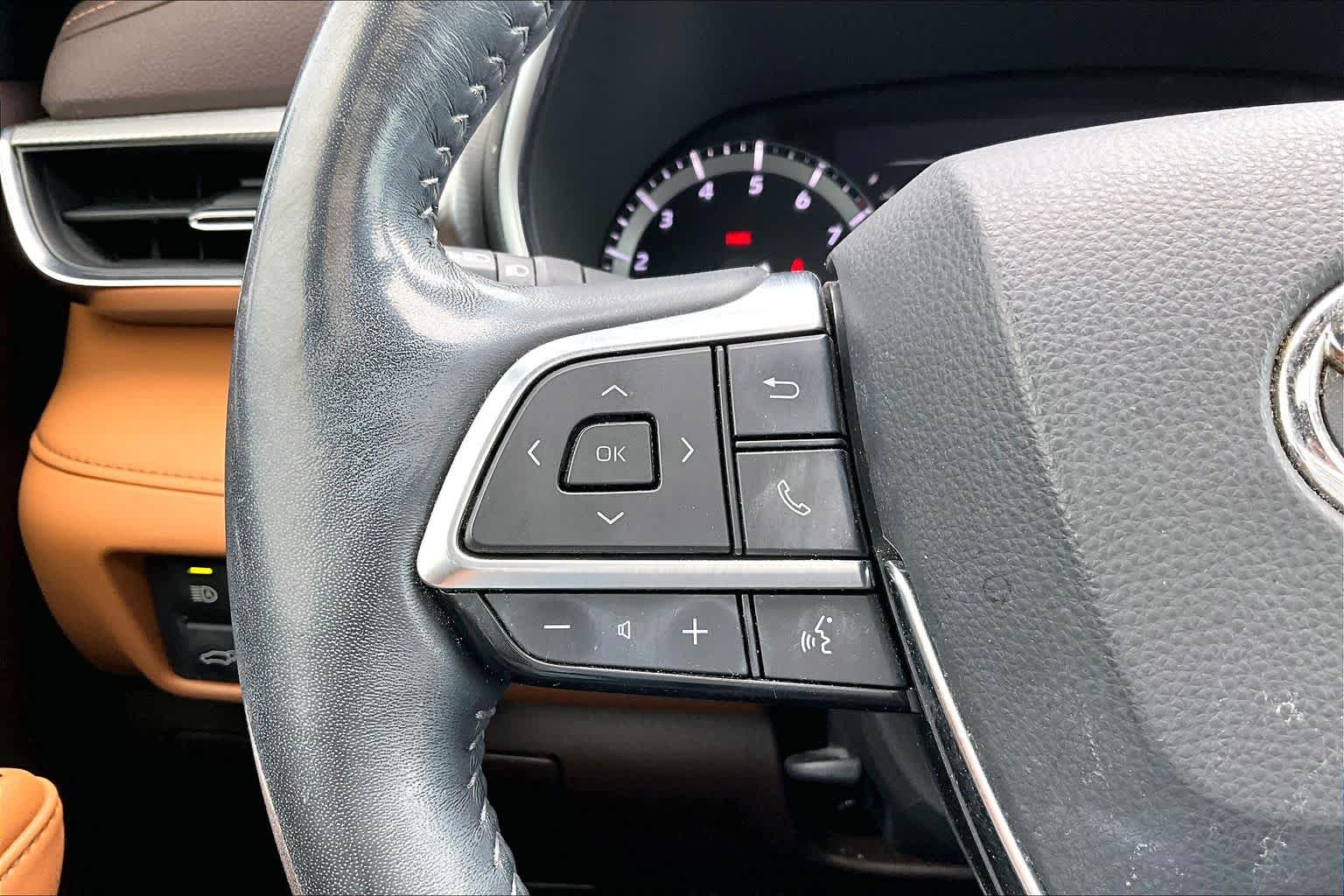 2020 Toyota Highlander Platinum Opulent Amber at Team Honda