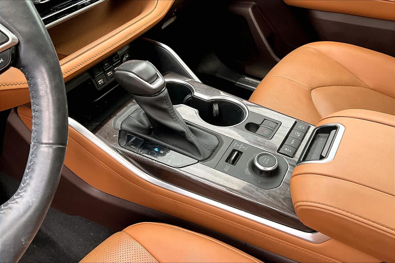 2020 Toyota Highlander Platinum Opulent Amber at Team Honda