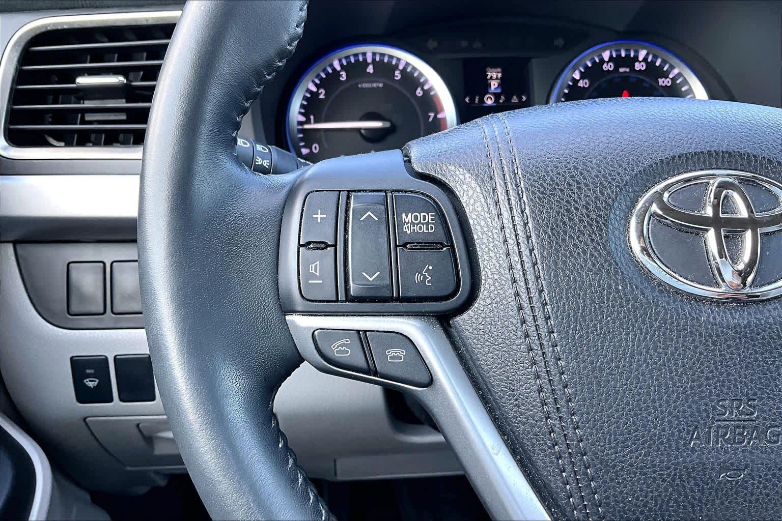 2016 Toyota Highlander XLE Silver Sky Metallic at AutoNation Toyota Gulf Fwy