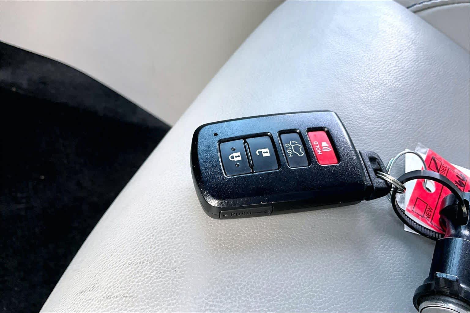 2016 Toyota Highlander XLE Silver Sky Metallic at AutoNation Toyota Gulf Fwy