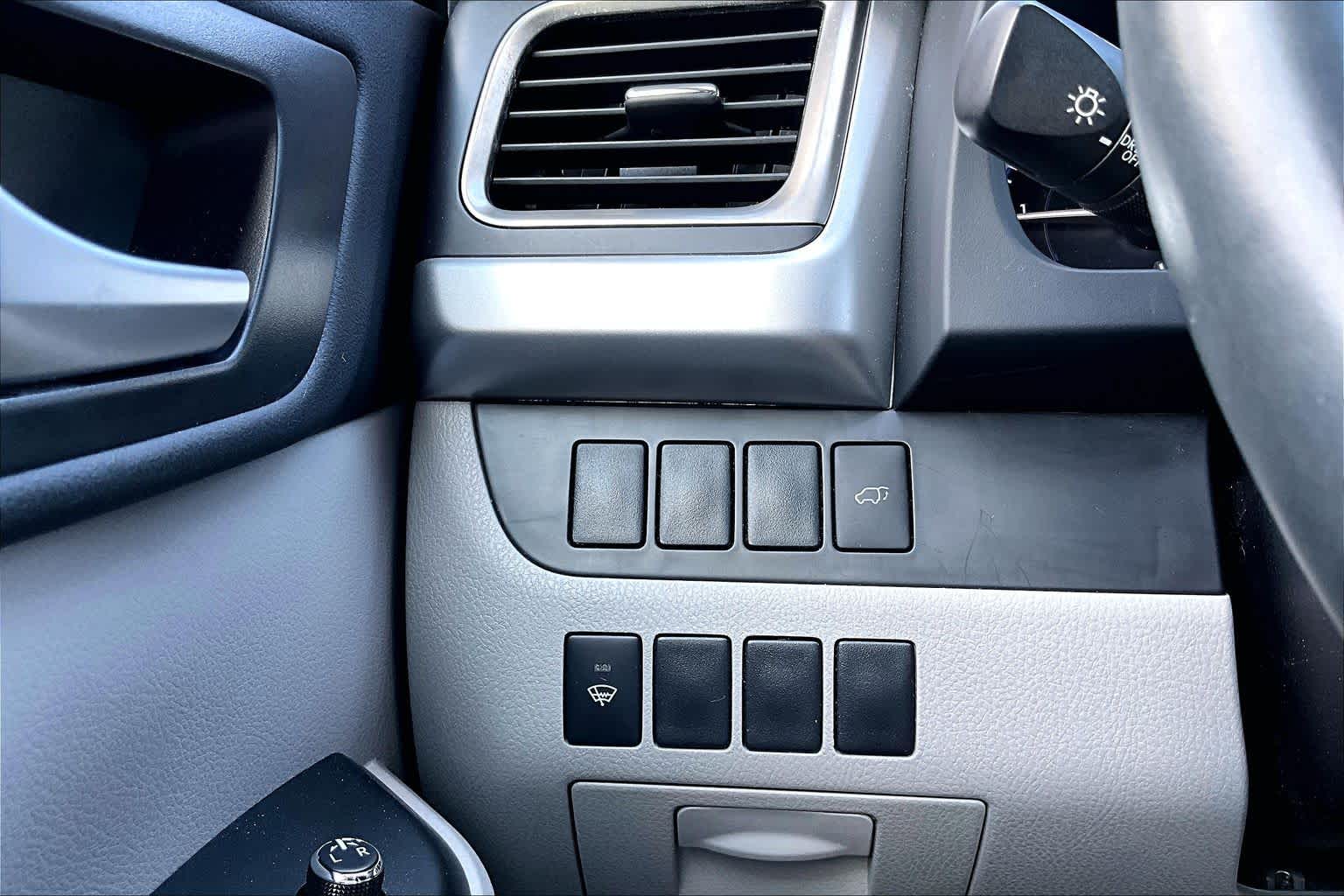 2016 Toyota Highlander XLE Silver Sky Metallic at AutoNation Toyota Gulf Fwy
