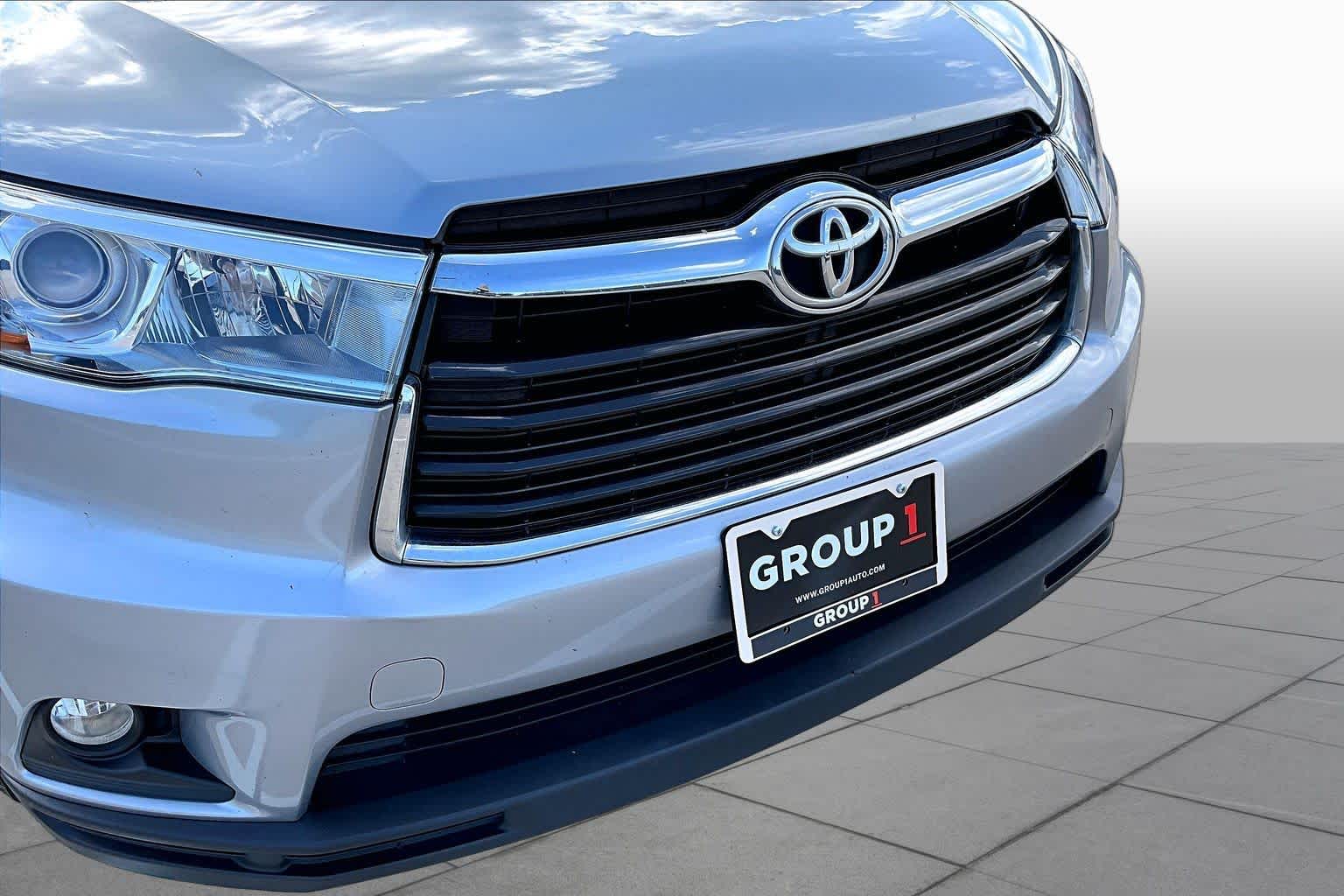 2016 Toyota Highlander XLE Silver Sky Metallic at AutoNation Toyota Gulf Fwy