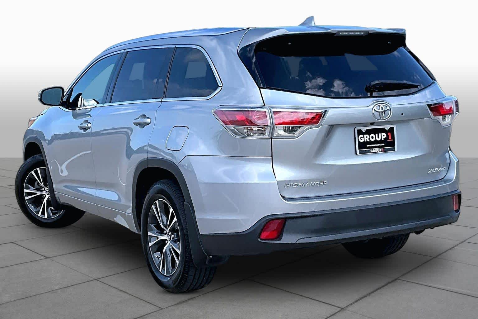 2016 Toyota Highlander XLE Silver Sky Metallic at AutoNation Toyota Gulf Fwy