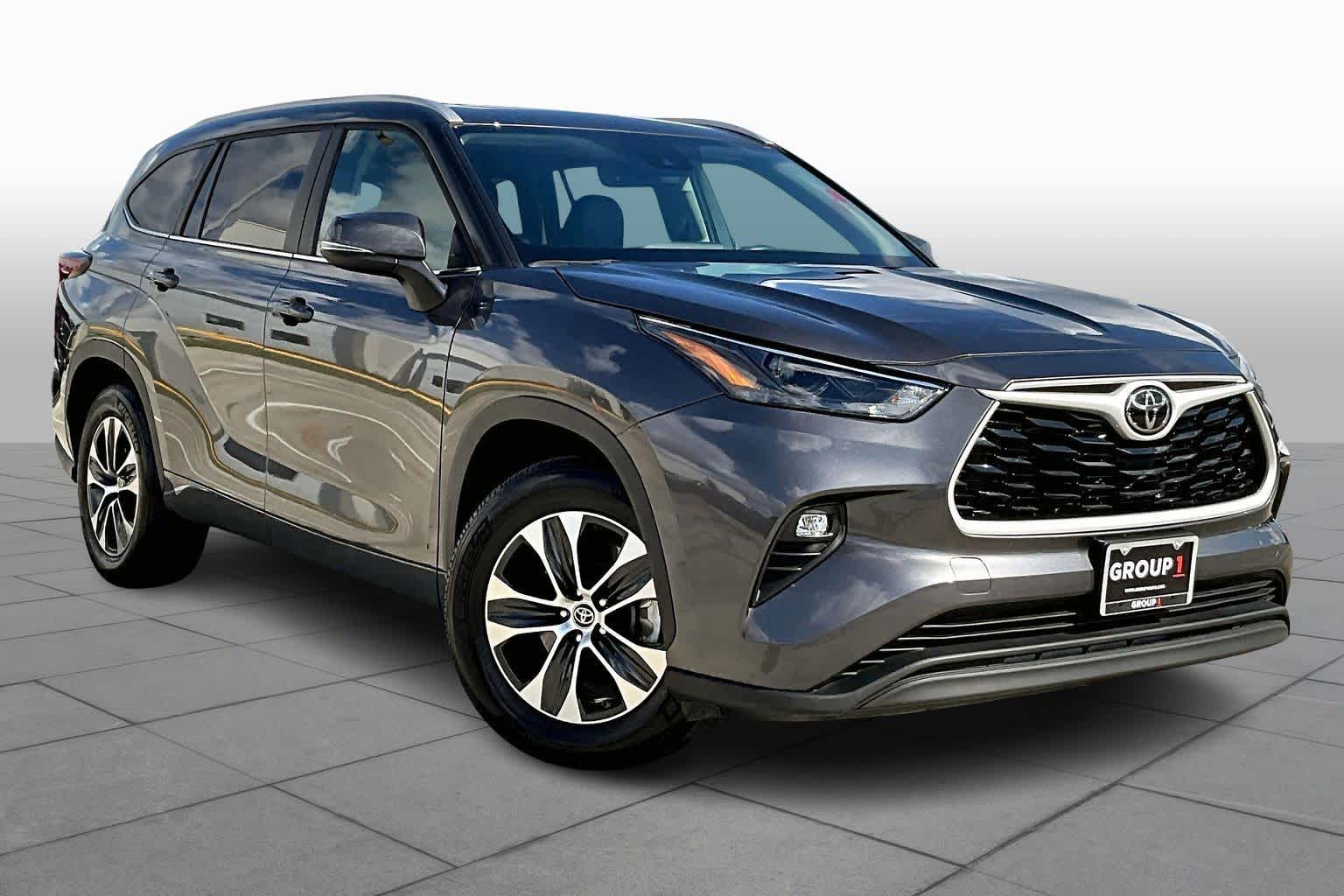2025 Toyota Highlander XLE Magnetic Gray Metallic at AutoNation Toyota Gulf Fwy