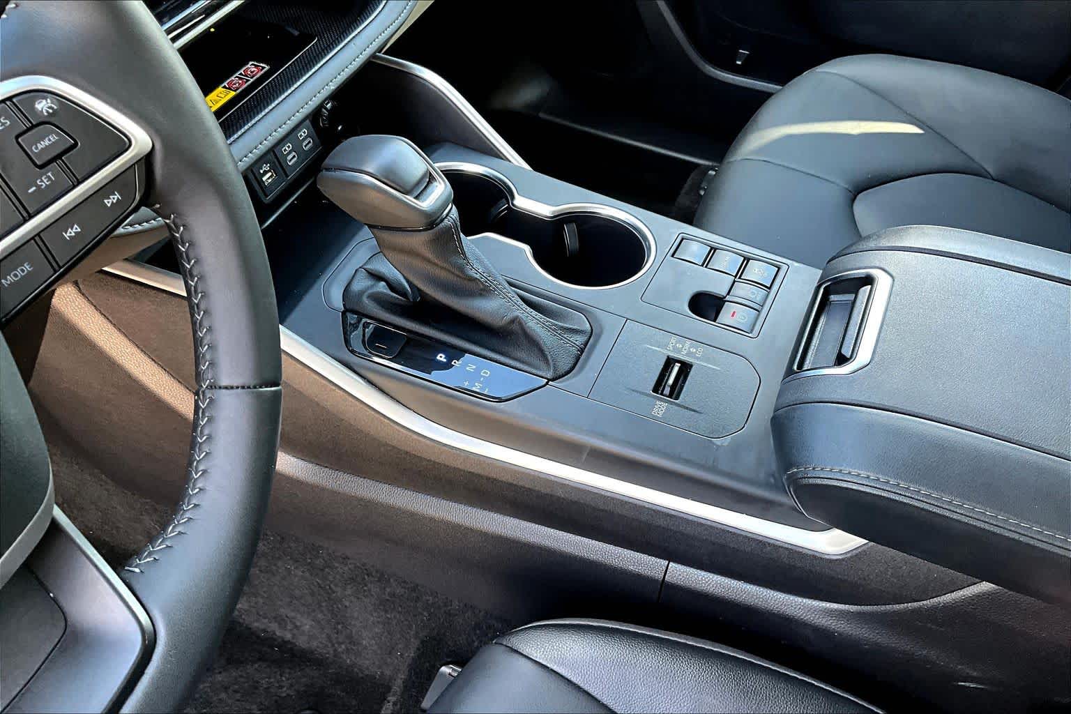 2025 Toyota Highlander XLE Magnetic Gray Metallic at AutoNation Toyota Gulf Fwy