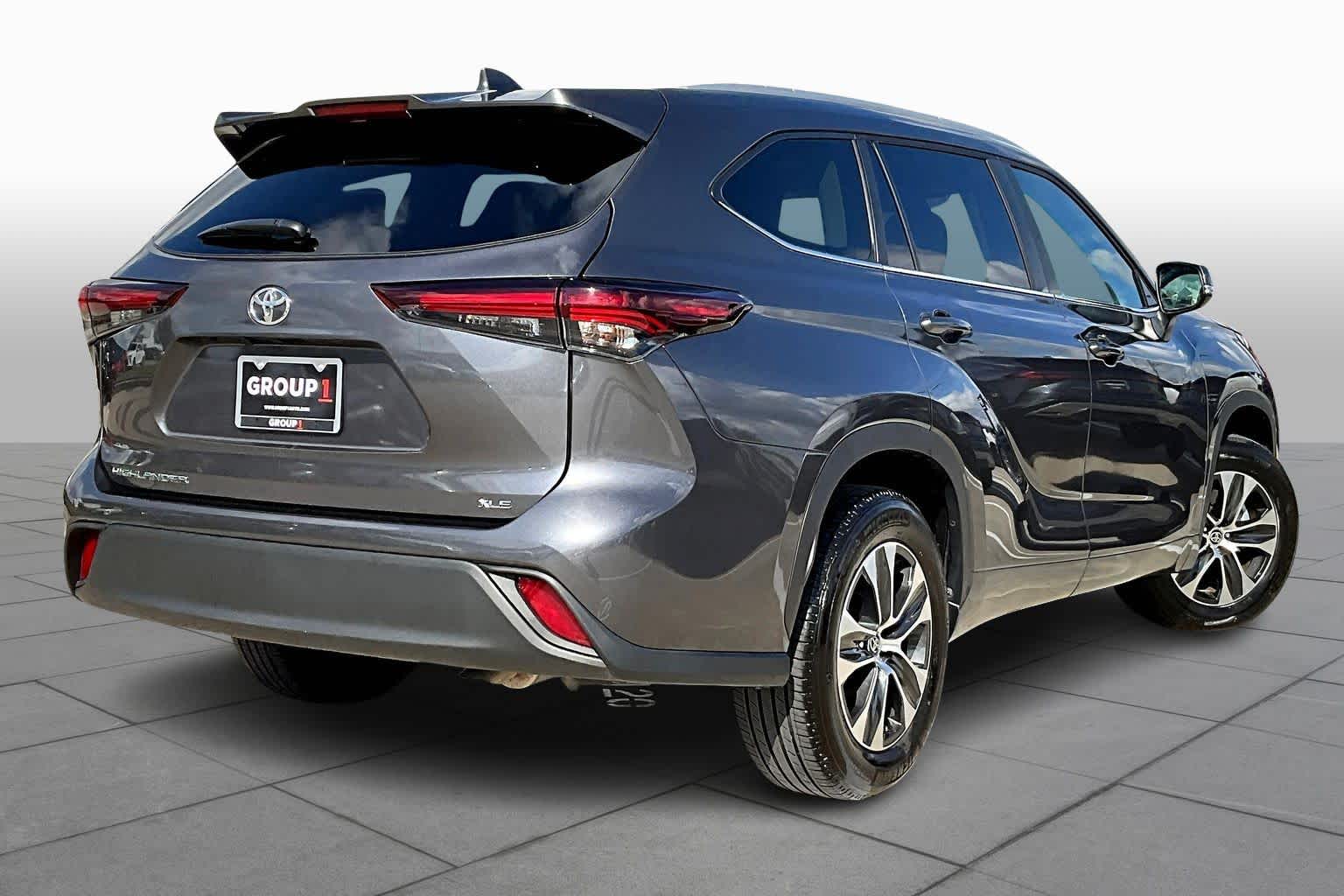 2025 Toyota Highlander XLE Magnetic Gray Metallic at AutoNation Toyota Gulf Fwy