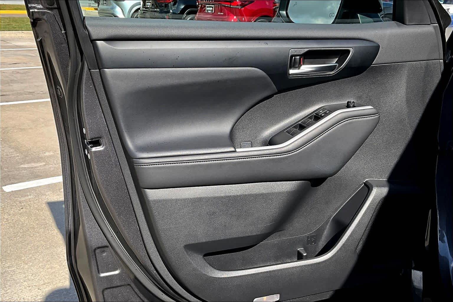 2025 Toyota Highlander XLE Magnetic Gray Metallic at AutoNation Toyota Gulf Fwy