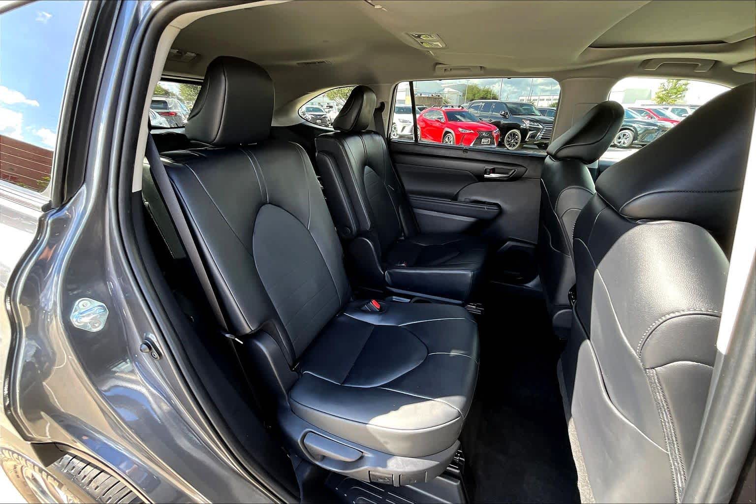 2025 Toyota Highlander XLE Magnetic Gray Metallic at AutoNation Toyota Gulf Fwy