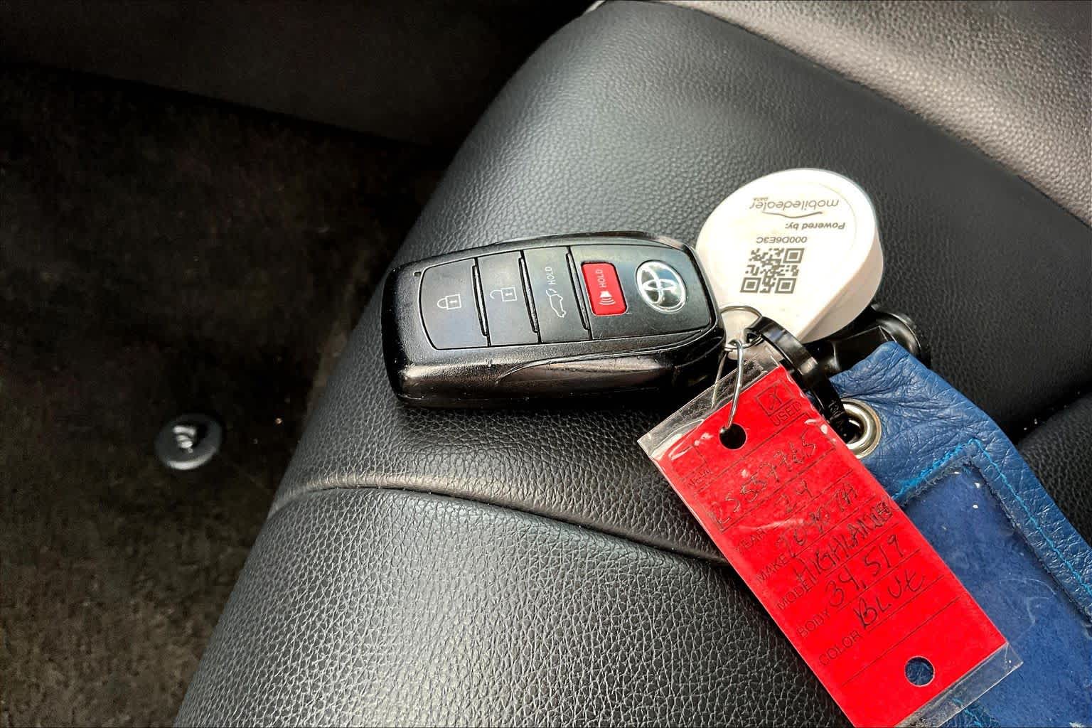 2024 Toyota Highlander XLE Blueprint at AutoNation Toyota Gulf Fwy