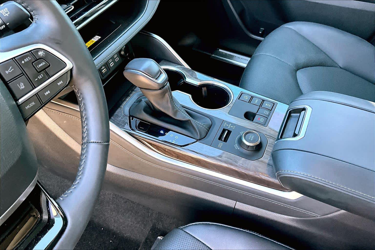 2024 Toyota Highlander Platinum Ruby Flare Pearl at Lexus of Clear Lake