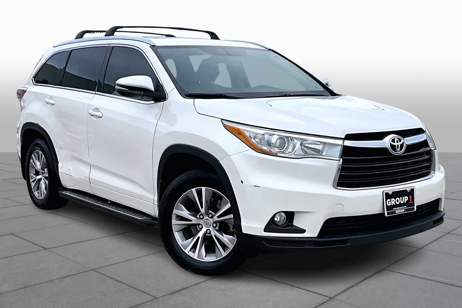 2015 Toyota Highlander XLE Blizzard Pearl at AutoNation USA Katy