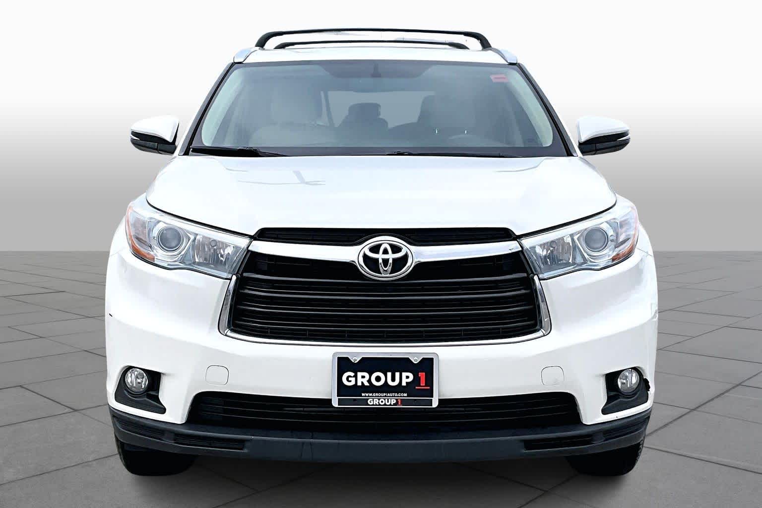 2015 Toyota Highlander XLE Blizzard Pearl at AutoNation USA Katy