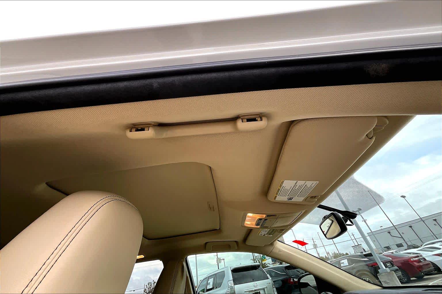 2015 Toyota Highlander XLE Blizzard Pearl at AutoNation USA Katy