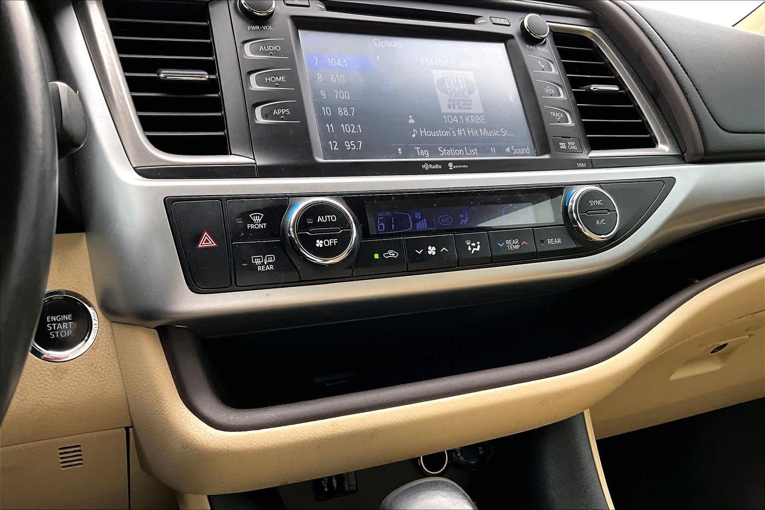 2015 Toyota Highlander XLE Blizzard Pearl at AutoNation USA Katy