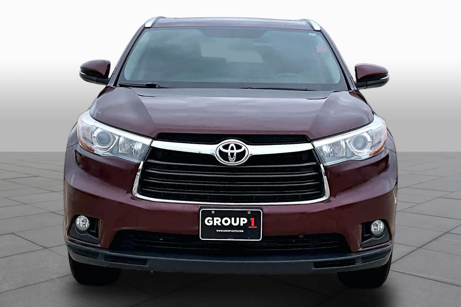 2015 Toyota Highlander XLE Ooh La La Rouge Mica at Group 1 Toyota Southwest