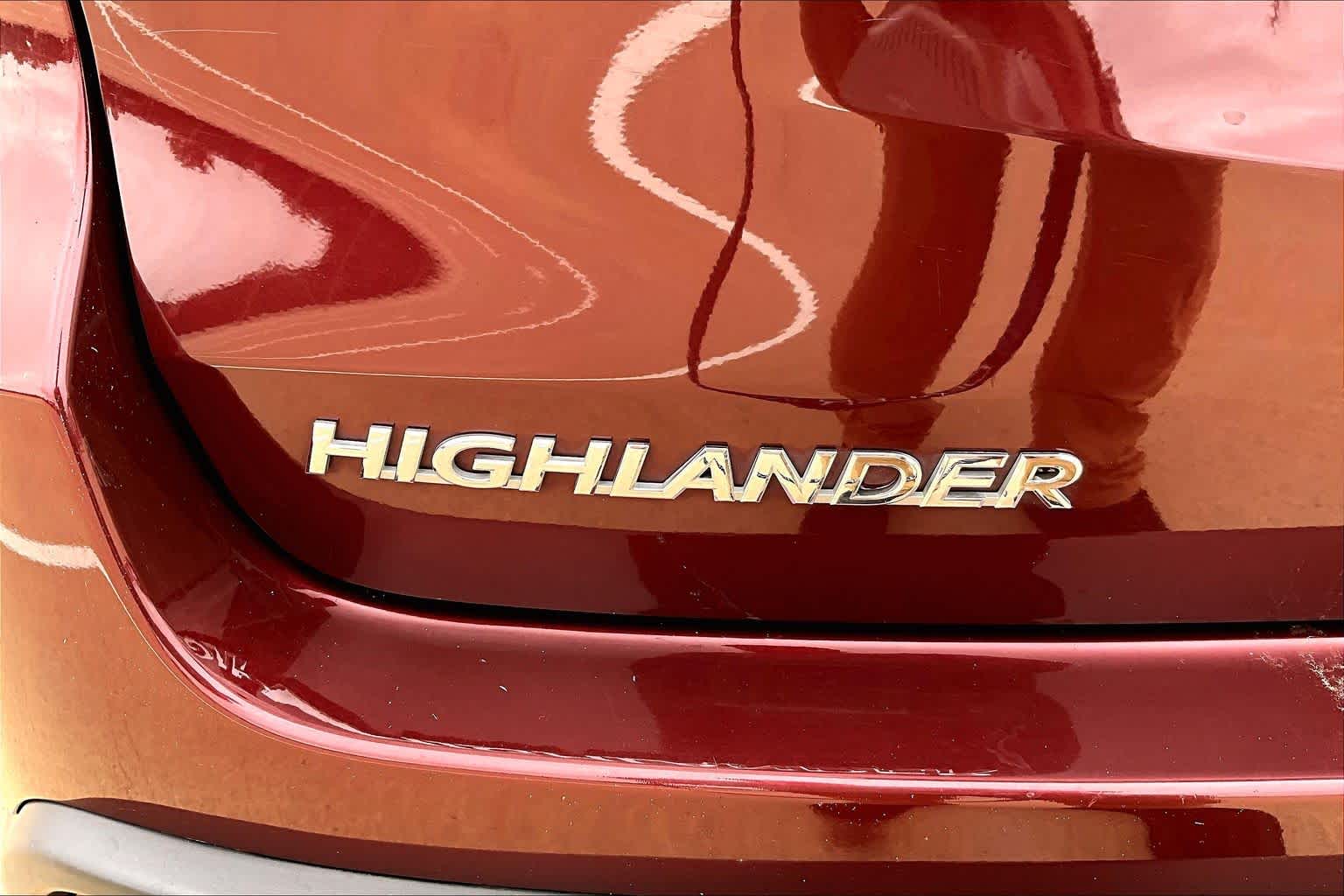 2015 Toyota Highlander XLE Ooh La La Rouge Mica at Group 1 Toyota Southwest