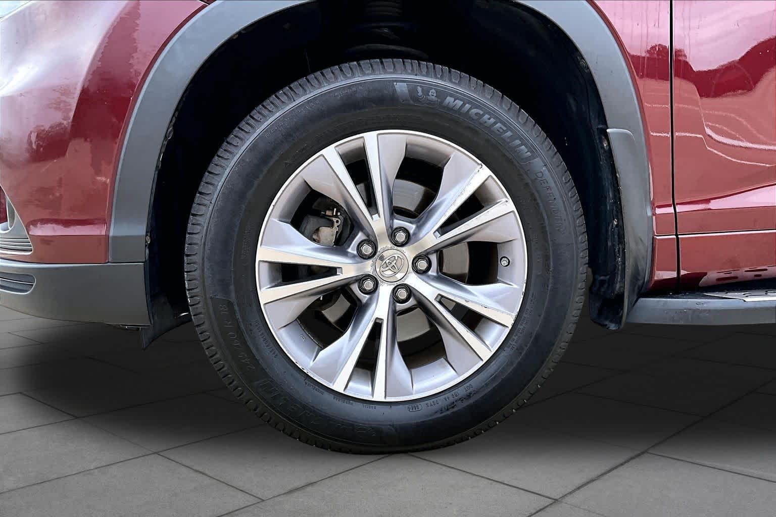 2015 Toyota Highlander XLE Ooh La La Rouge Mica at Group 1 Toyota Southwest